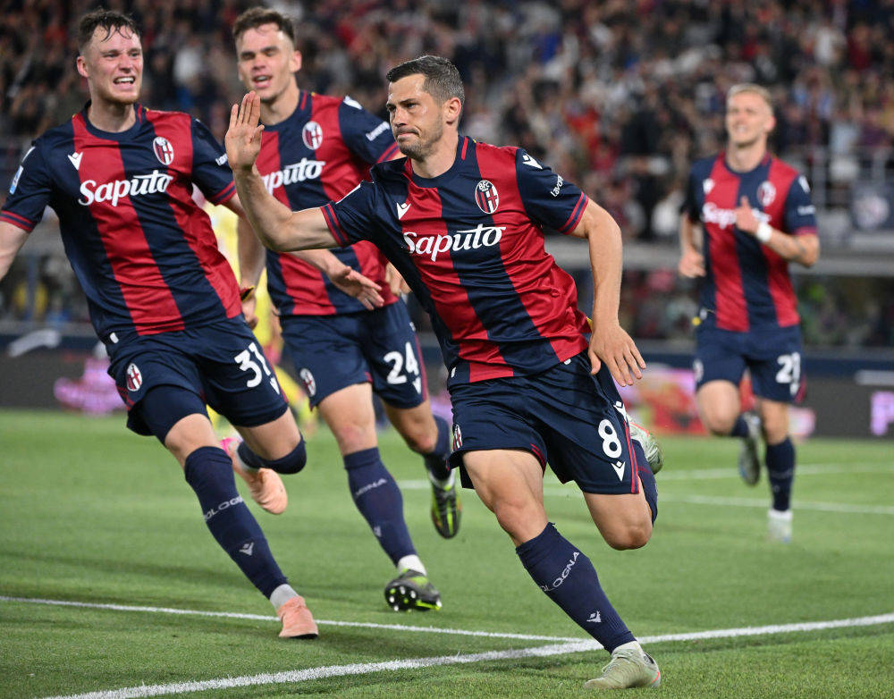 关键时刻突围战来临，阿斯顿维拉围绕荷甲外线爆发，气氛紧张，控场能力受关注的简单介绍-ayxapp