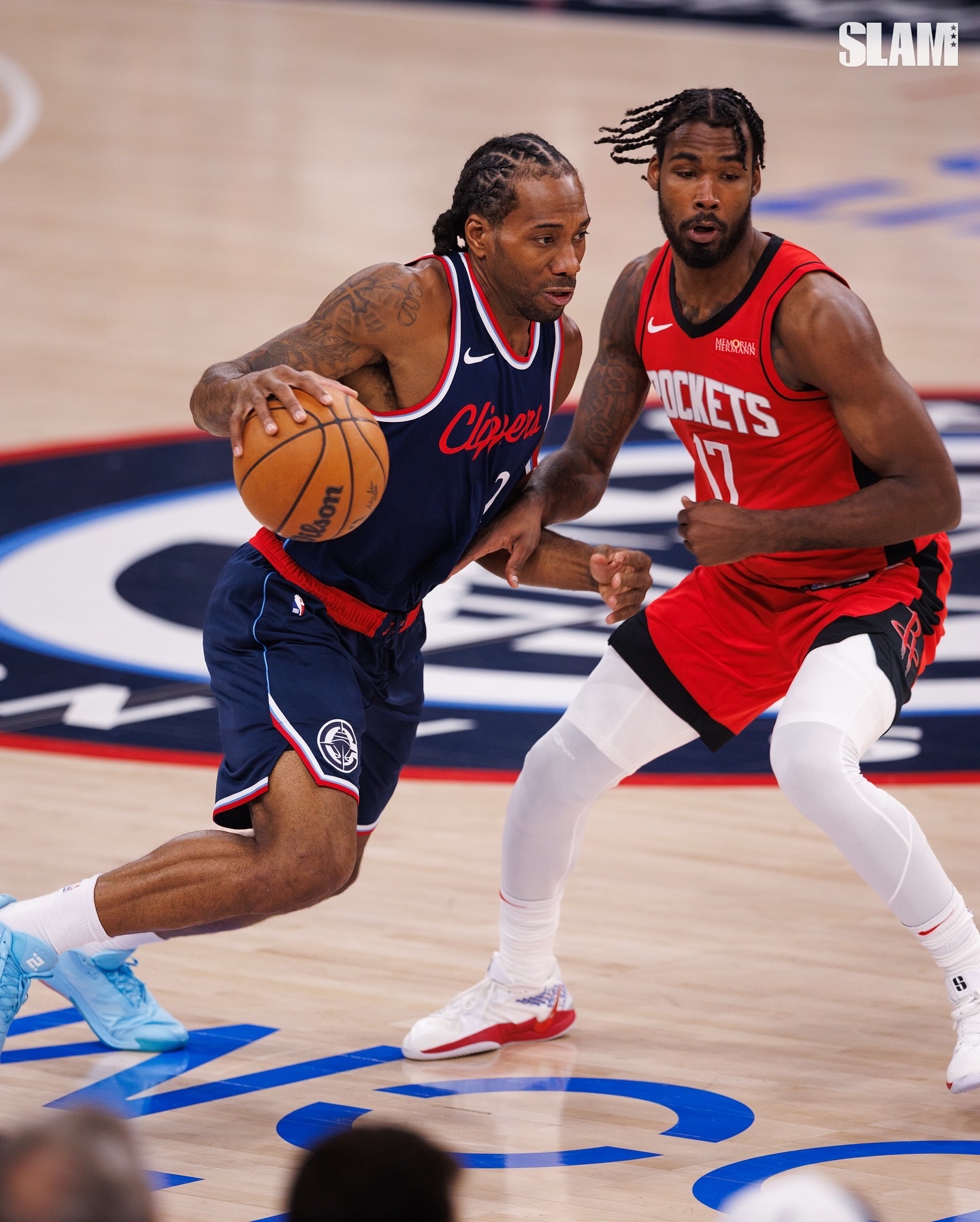 洛杉矶快船训练开放日；加时末段完成体检引欢呼；CBA常规赛在即；训练强度明显提升的简单介绍